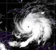 Furacão Melissa: Jamaica enfrenta a tempestade do século com ventos devastadores