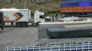 Homem é encontrado morto dentro de carreta às margens de rodovia em Jundiaí: polícia investiga