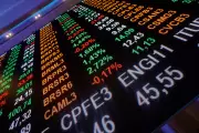 Ibovespa Encerra Semana Volátil com Queda Expressiva: Entenda os Motivos