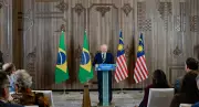 Lula admite erro em declaração sobre candidatura: 'Foi um lapso, não tenho voto na Indonésia'
