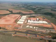 McCain investe R$ 1,8 bilhão no Brasil: gigante de alimentos amplia operações e gera milhares de empregos