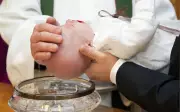 Mãe recebe indenização de R$ 5 mil após perder batizado do filho no Sul de Minas - Saiba o motivo