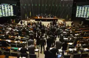 Mistura Polêmica: Projeto do Metanol Inclui MP Alternativa ao IOF Derrubada pela Câmara