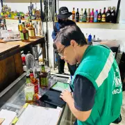 Operação da PM em Ipatinga apreende bebidas ilegais e prende dois por tráfico