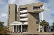 Portão em via pública de Maceió vira alvo do MP: Justiça é questionada sobre bloqueio irregular