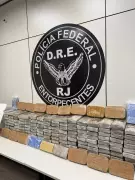 PRF apreende 170 kg de drogas na Dutra: homem preso com carregamento milionário em Piraí