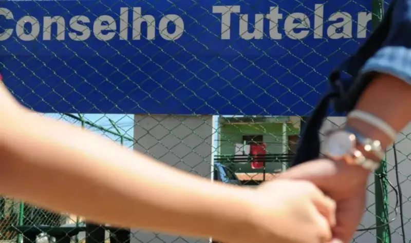 3 crianças resgatadas em casa insalubre com drogas em Teresina