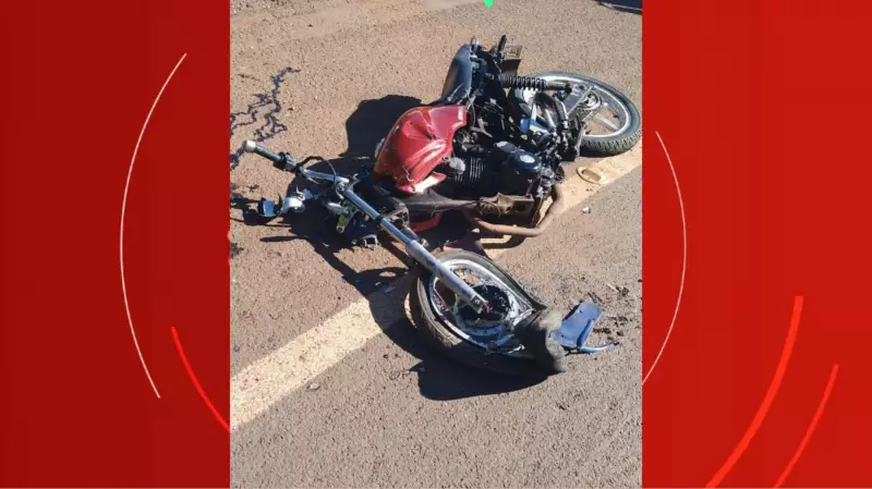 Acidente entre moto e caminhão deixa dois adolescentes feridos no PR