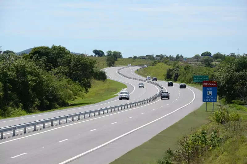Acidente na RJ-124 mata mulher de 51 anos e deixa homem ferido em Rio Bonito