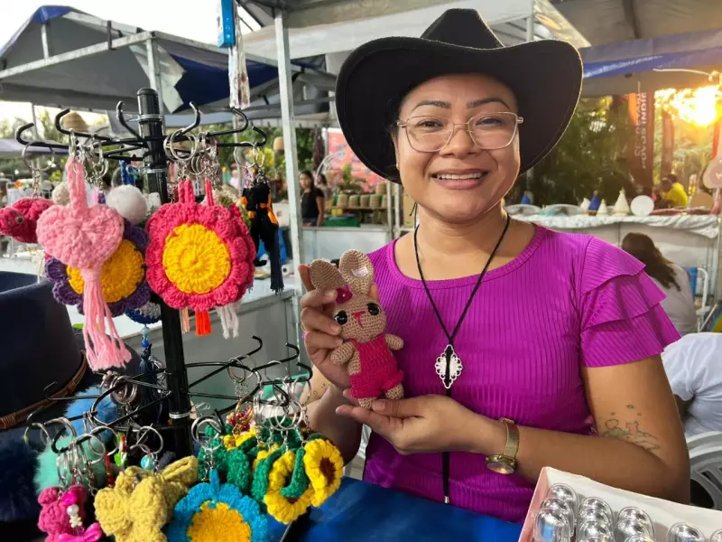 Artesã transforma crochê em fonte de renda e terapia na Expoferr 2025