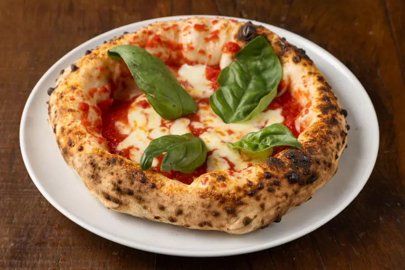 Campeão Mundial de Pizza Vem ao Brasil: Sabor Italiano Autêntico pela Primeira Vez