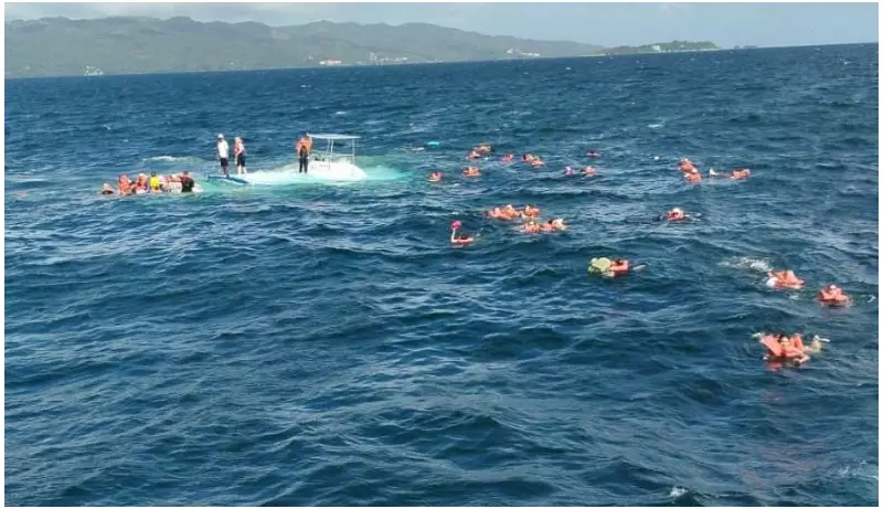 Catamarã com 55 turistas afunda no Caribe: todos são resgatados com vida