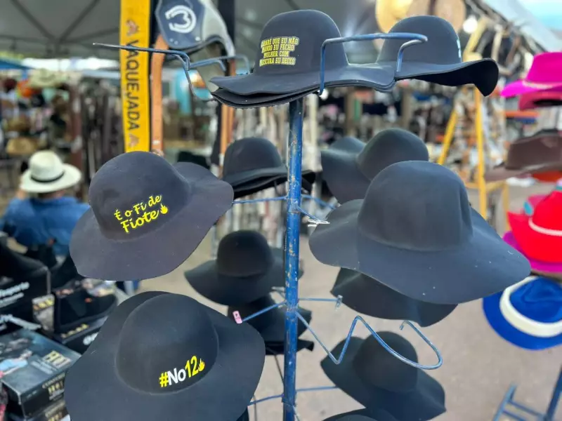 Chapéu 'cata ovo' do Natanzinho domina Expoferr com 200 vendas em uma noite
