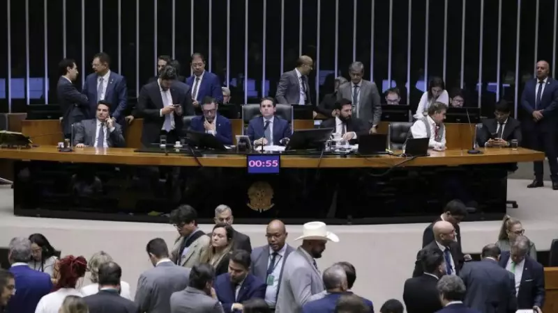 Câmara diz SIM ao fim dos supersalários, mas trava reformas fiscais: entenda o impasse