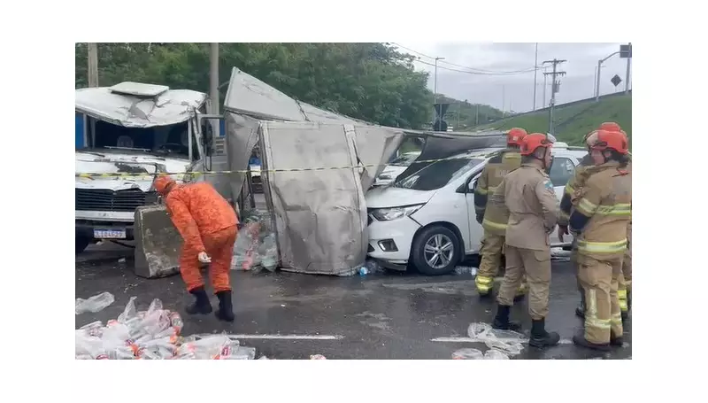 Colisão entre Caminhão e Carro na Transolímpica deixa Homem Ferido | Trânsito Caótico na Zona Oeste do Rio