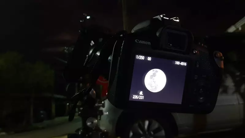 Conjunção Lua-Saturno: fenômeno astronômico visível no céu brasileiro