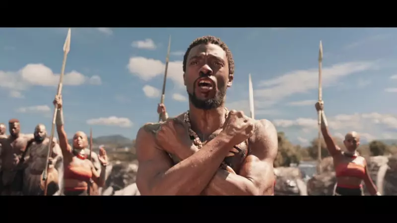 DJ KL Jay toca trilha ao vivo de 'Pantera Negra' em cinema de SP