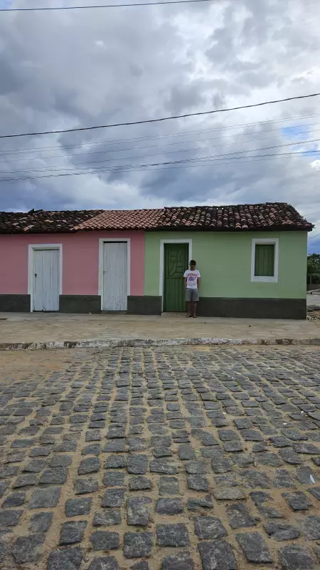 Do Sertão aos Sonhos: Artista de Petrolina Cria Universo Fantástico em Série Nordeste Onírico