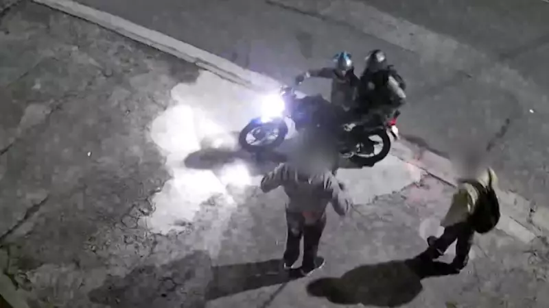 Dupla de assaltantes comete crimes em sequência na madrugada de SP