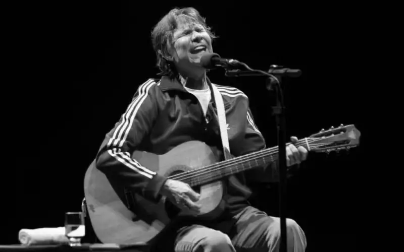 Emoção e Coral d'O Trem Azul: A Despedida Inesquecível de Lô Borges em Belo Horizonte