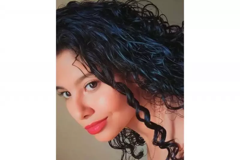 Estudante de enfermagem morre atropelada por ônibus escolar 26 dias antes da formatura