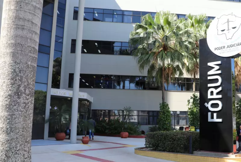 Ex-funcionário condenado a pagar R$ 326 mil por desvio em folha de pagamento