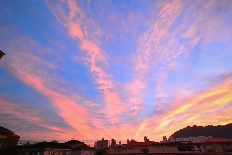 Fenômeno Raro: Ondas no Céu de SP! Veja as Imagens Impressionantes das Nuvens Alinhadas