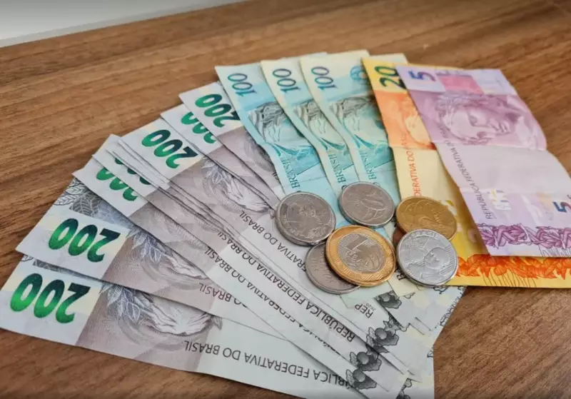 Governo reduz projeção do salário mínimo para 2026: cai para R$ 1.627