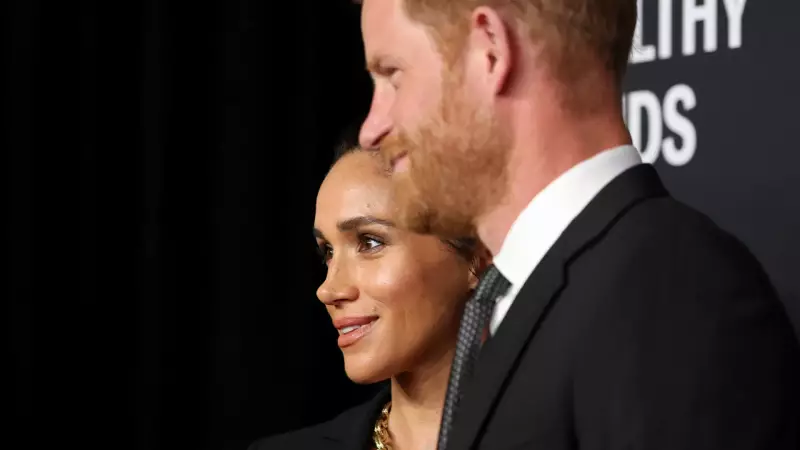 Harry e Meghan brilham em festa de Kris Jenner com 300 celebridades