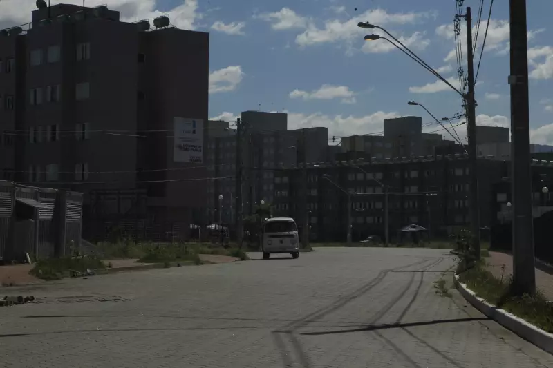 Homem é assassinado a tiros em Cubatão, filha fica em observação