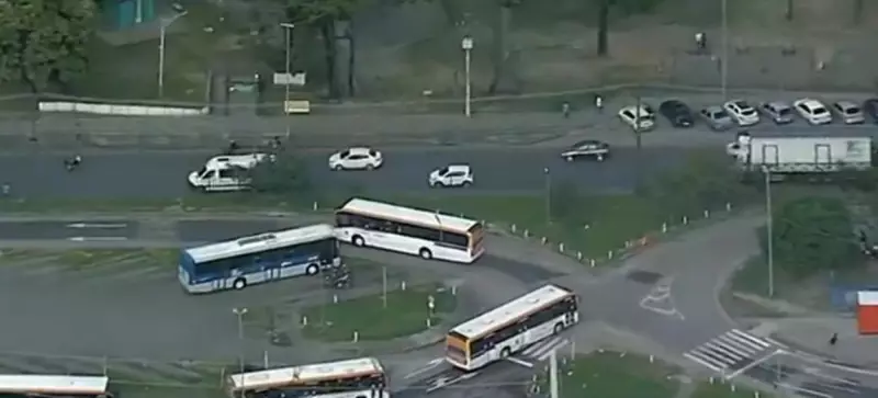 Homem de 54 anos atropelado por BRT no mesmo terminal onde idosa morreu