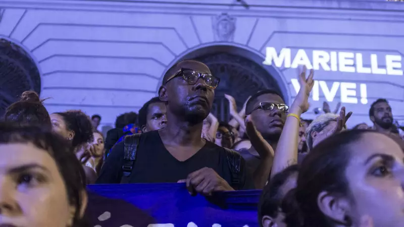 Homens negros têm 211% mais risco de morte por arma no Brasil