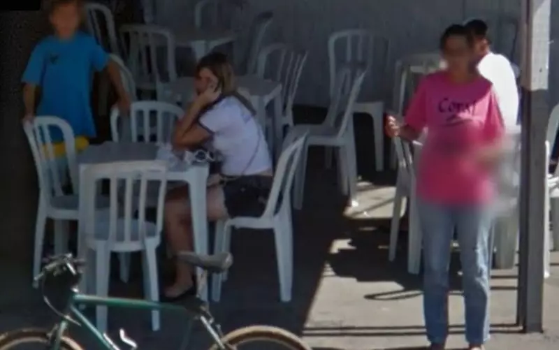 Imagem rara de Marília Mendonça em bar da mãe emociona fãs
