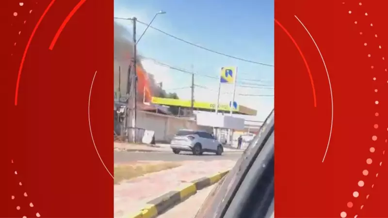 Incêndio de grandes proporções ameaça residências e depósitos na Zona Sul de Macapá