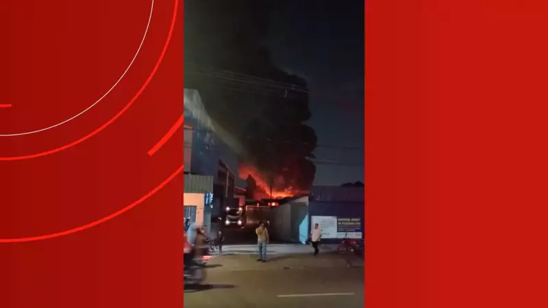 Incêndio de Grandes Proporções Consome Fábrica na Zona Norte de Manaus