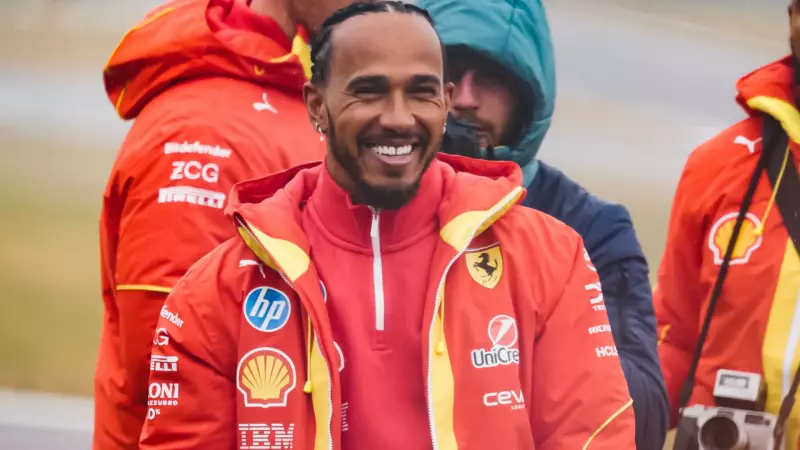 Inferno Astral na Ferrari: Primeiro Ano de Lewis Hamilton é Marcado por Problemas e Desilusões