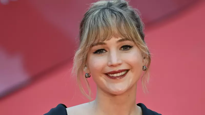 Jennifer Lawrence Revela Segurança em Cenas Íntimas com Robert Pattinson: 'Foi Um Ambiente Protegido'