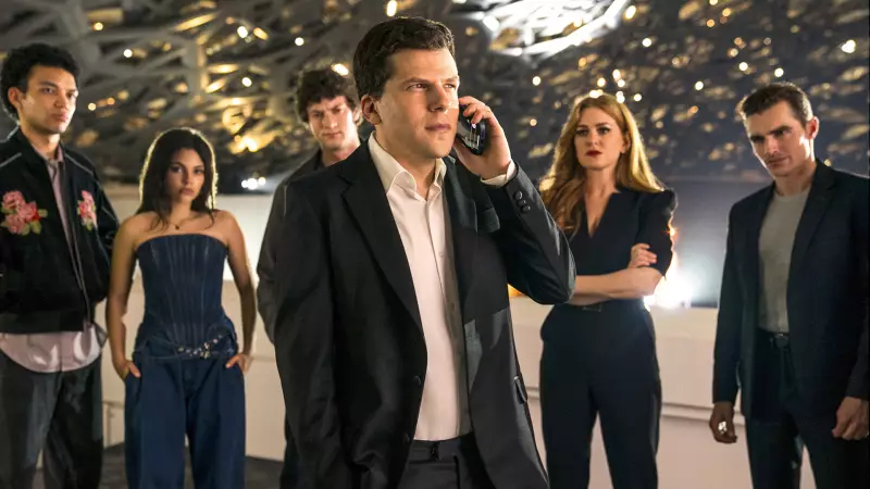 Jesse Eisenberg Revela: 'Não Sou Tão Inteligente Quanto Meus Personagens' | Entrevista Exclusiva