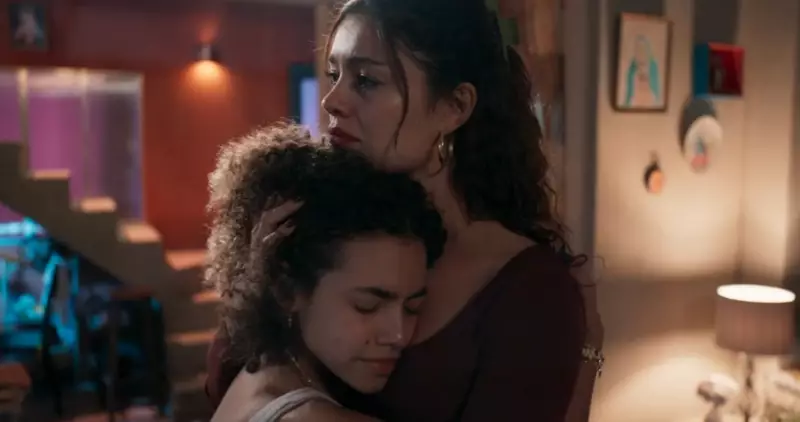 Joélly sofre bullying por gravidez na adolescência em Três Graças