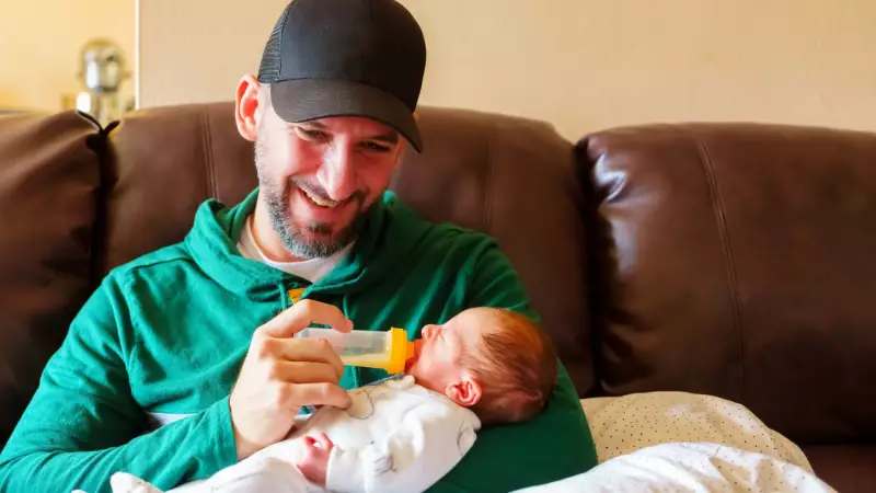 Licença-paternidade ampliada: Pais brasileiros terão direito a 20 dias de afastamento