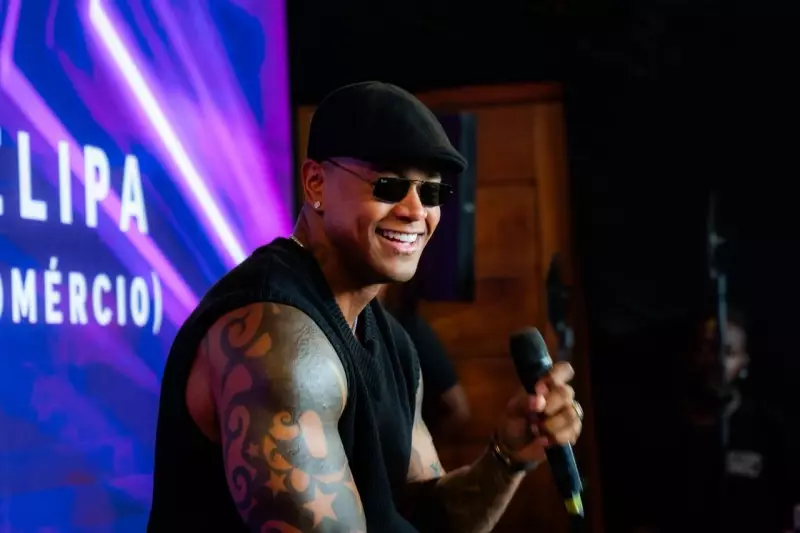 Léo Santana celebra 20 anos de carreira com show gratuito em Salvador