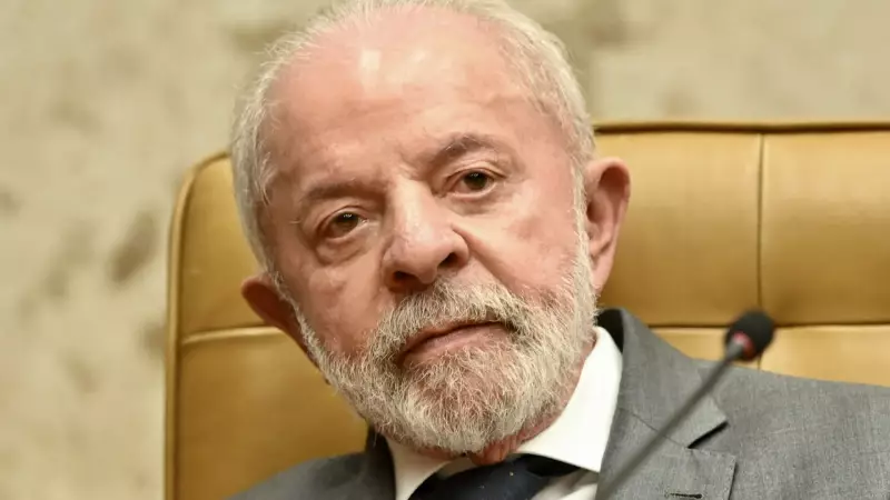 Lula embarca para Cúpula Celac-UE e critica presença militar dos EUA