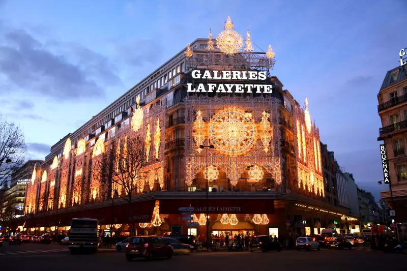 Magia Natalina Revelada: Conheça a Decoração de Fim de Ano da Galeries Lafayette