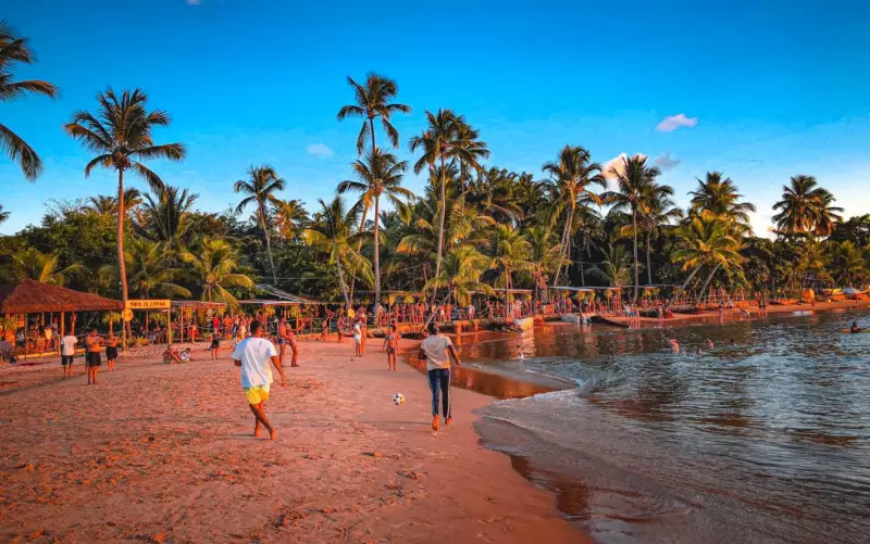 Maraú proíbe garrafas de vidro nas praias com multa de R$ 1 mil