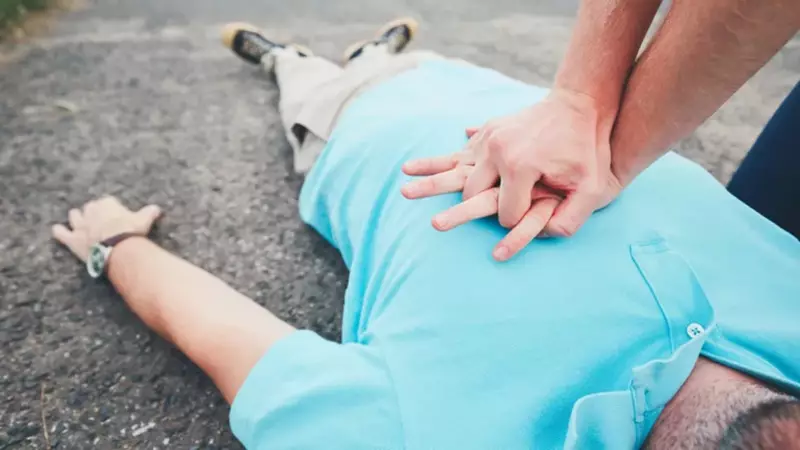 Massagem Cardíaca: Técnica Simples Que Pode Salvar Vidas em Emergências | Guia Prático