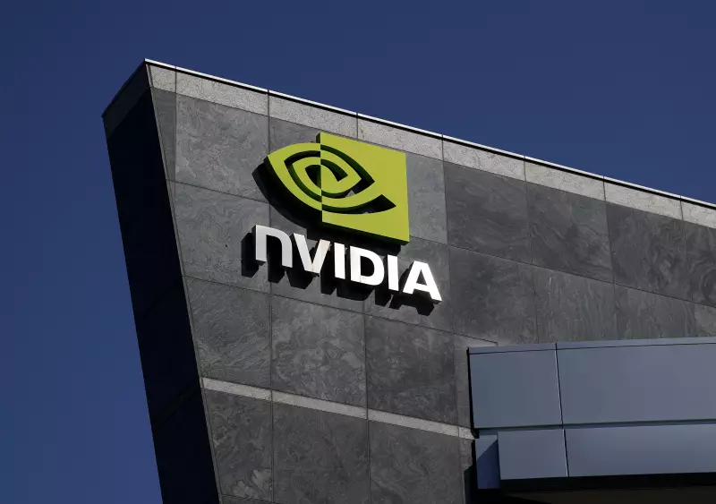 NVIDIA atinge US$ 5 trilhões e vale o DOBRO do PIB brasileiro: entenda o fenômeno