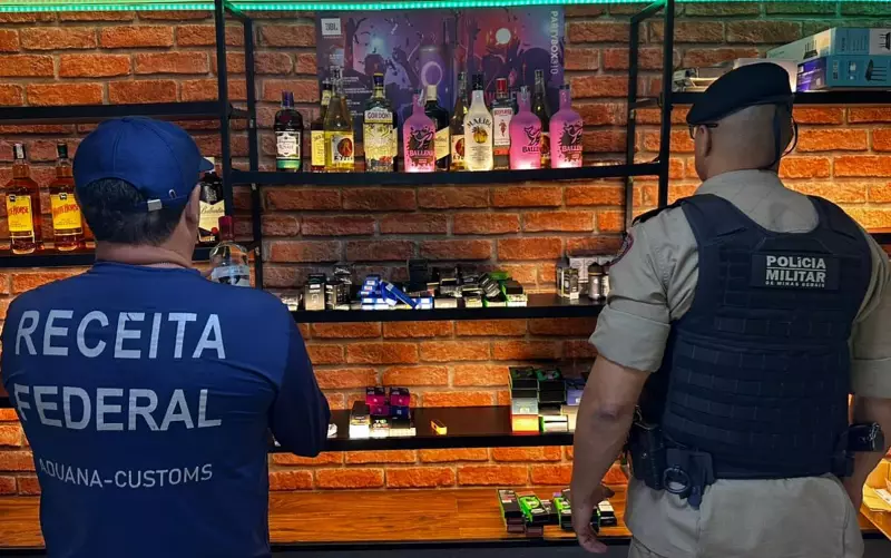 Operação apreende R$ 100 mil em produtos ilegais e prende comerciante em Passos