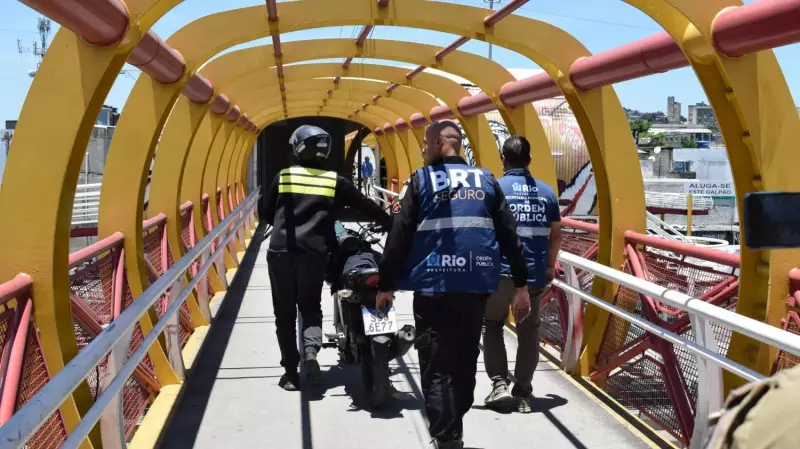 Operação do BRT apreende 14 motos e multa 65 condutores no RJ