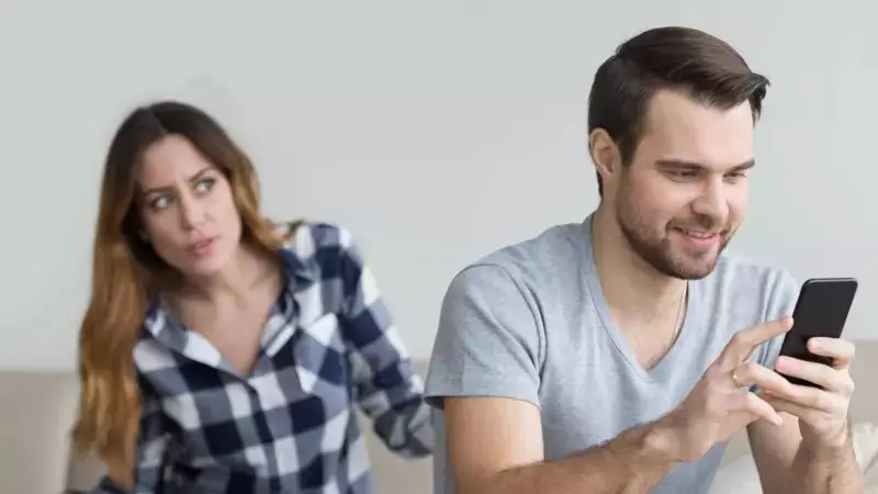 Phubbing: como o celular prejudica relações e como evitar