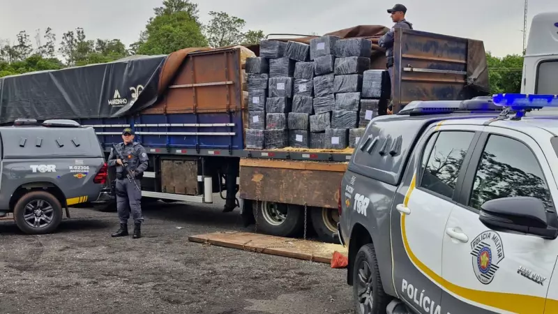PRF apreende 1,8 tonelada de maconha em rodovia de SP: carga milionária interceptada em operação de rotina